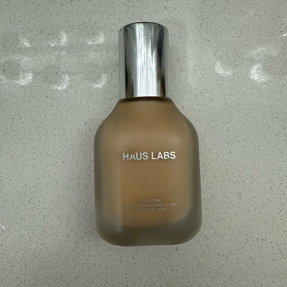 SOLD Haus Labs Triclone Foundation - 160